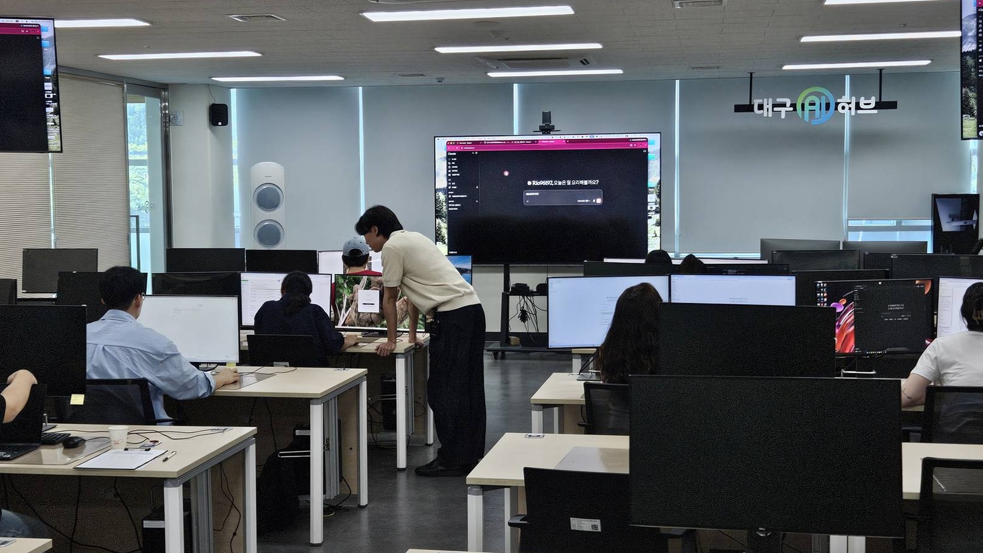 7일차, 자리를 돌며 막힌 부분을 하나씩 같이 푸는 1:1 멘토링